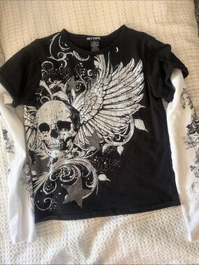 Hot Topic Black & White Winged Skull Layered-Look Long Sleeve Tee S/M
